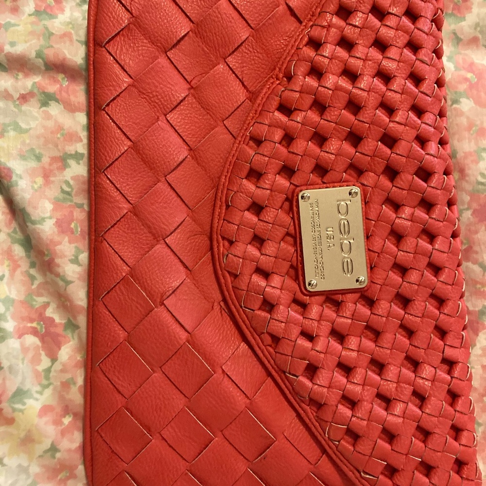 Bebe clutch